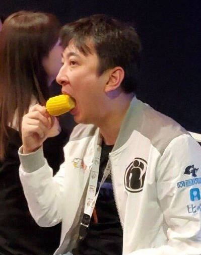 王思聪吃表情的玉米黑猫分享v表情表情大全包图片
