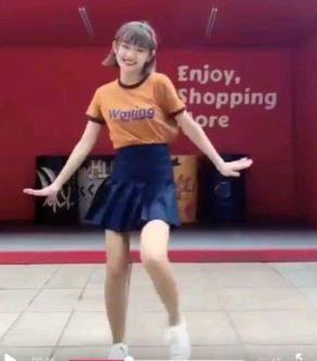 抖音裙摆舞背景音乐是什么